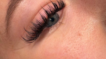 Lash’D by Ellie - Abbotswell Road