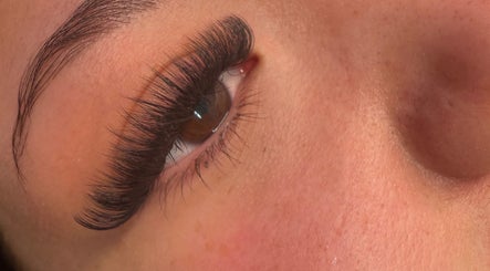 Lash’D by Ellie - Abbotswell Road obrázek 2