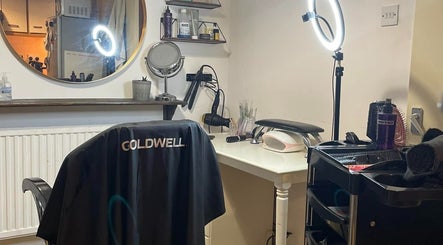 Leah Marie Hairstylist