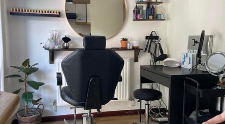 Leah Marie Hairstylist image 2
