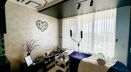 Tranquil therapy room at EYESMILE ARTISTRY in Maroochydore, Queensland, AU with stylish decor and soothing light.