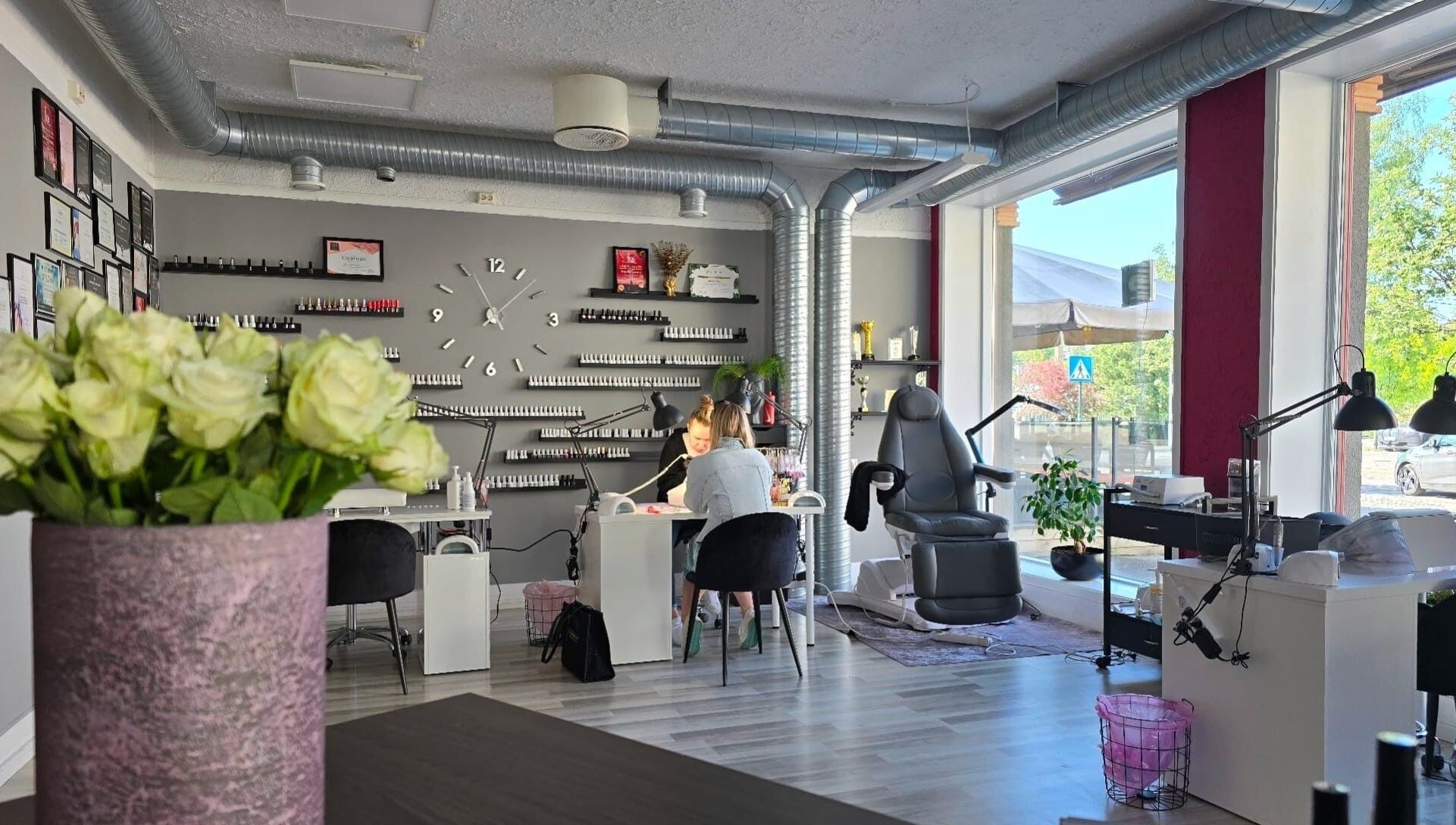 Innbydende interiør på Gita Beauty Studio, Hønefoss, Viken, NO, med moderne design og naturlig lys.