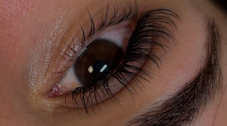 Close-up of styled eyelashes at Kinesha Studio, Bedford, England, GB, showcasing expert beauty services.
