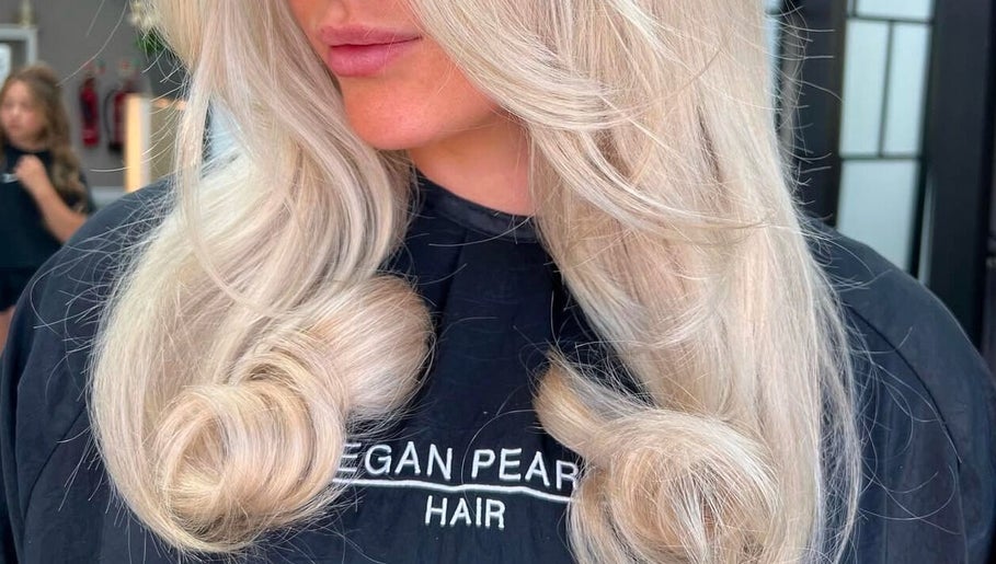 Megan Pearce Hair imagem 1