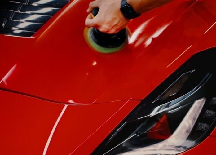 Καθρέφτισμα φινιρίσματος στο Clean Car Golden Hall, Μαρούσι, GR.