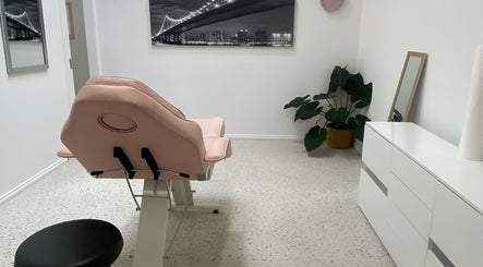 Model Brows & Co slika 2