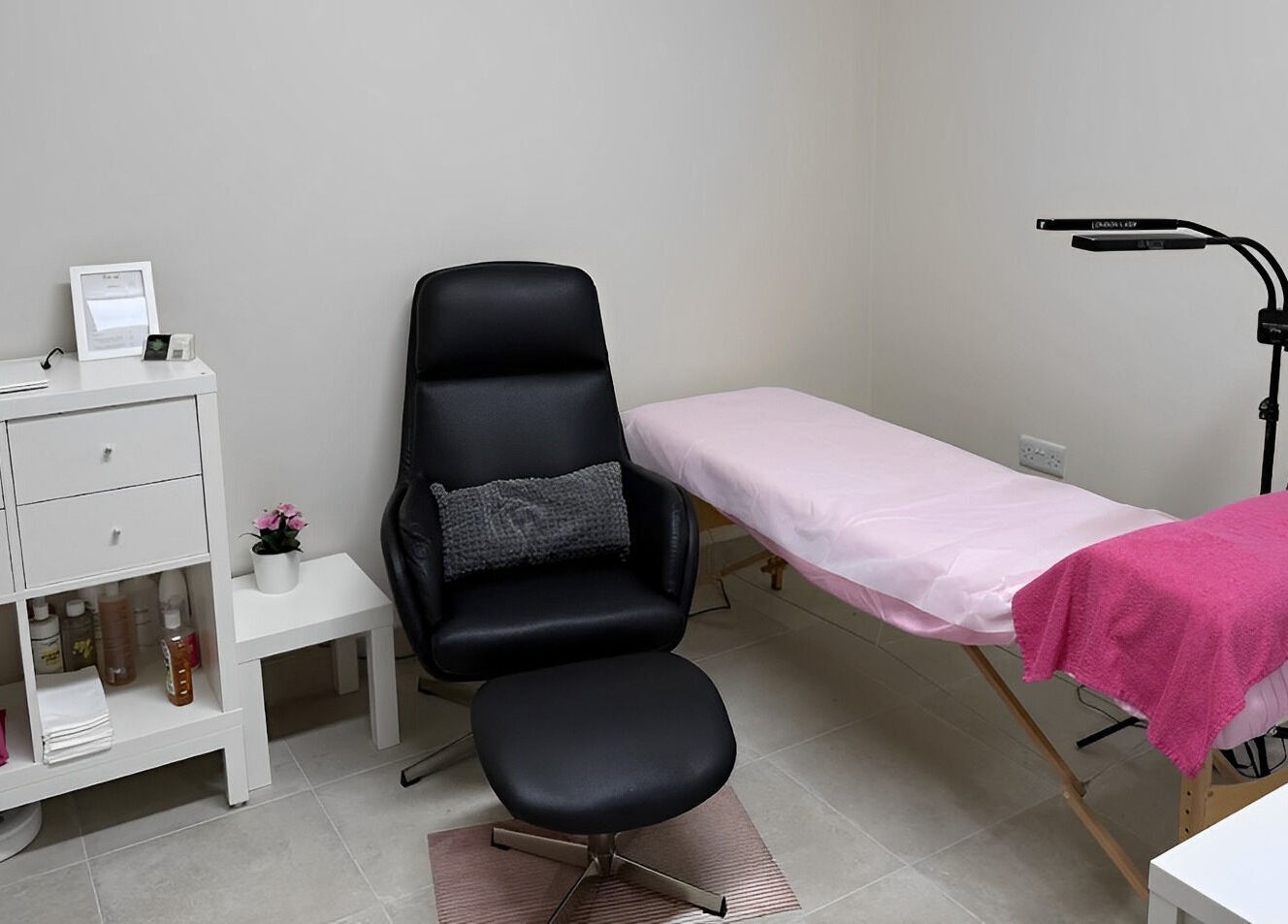Rianne’s Room (Elegance Studio) in Ballygar, County Galway, IE features a relaxing treatment space.