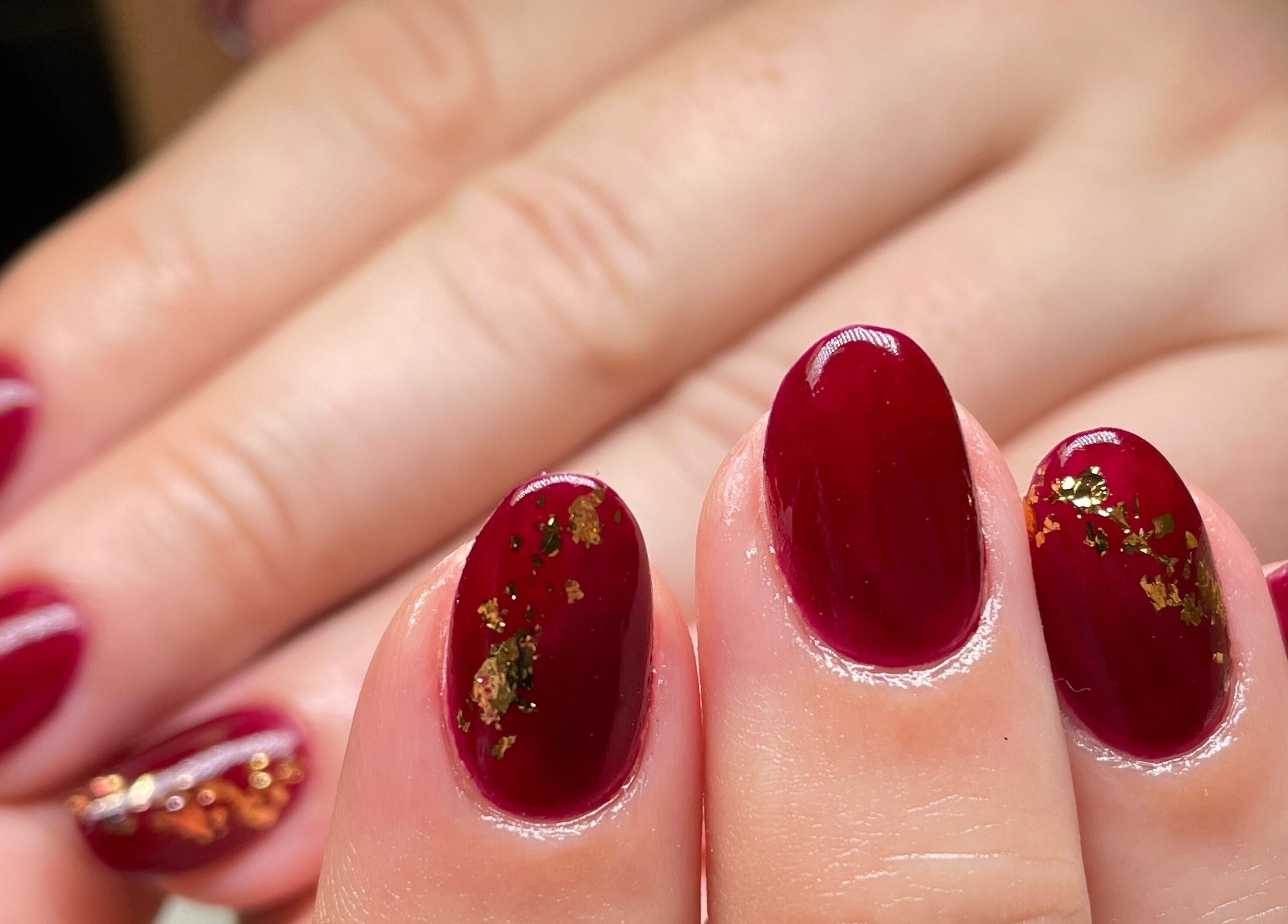 Red nails with gold accents at Rianne’s Room (Elegance Studio), Ballygar, County Galway, IE.