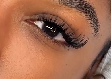 Lash extension detail at Selaro, Ottawa, Ontario, CA showcasing lush and expertly applied eyelashes.