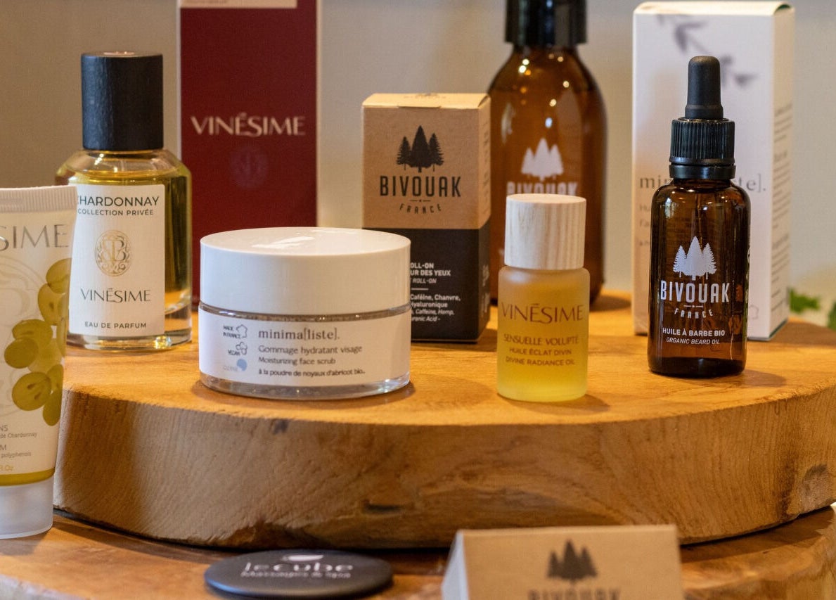 Produits de soins luxe à Le Cube Massages & Spa, Jouey, Bourgogne-franche-comté, FR.