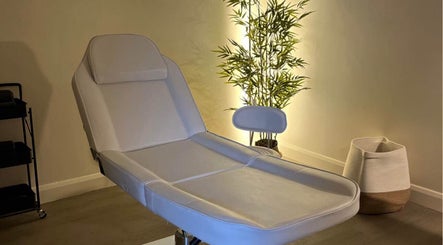 The Beauty and nail bar