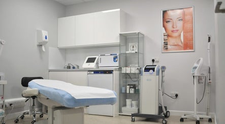 5th Avenue Medical Clinic imaginea 2
