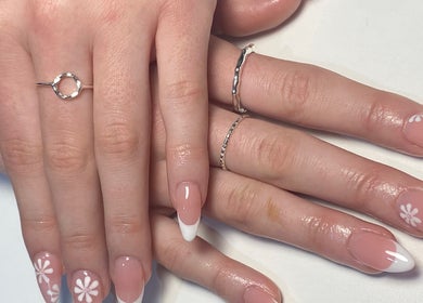 Stylish flower nail art at Polished by Victoria, Redruth, England, GB.