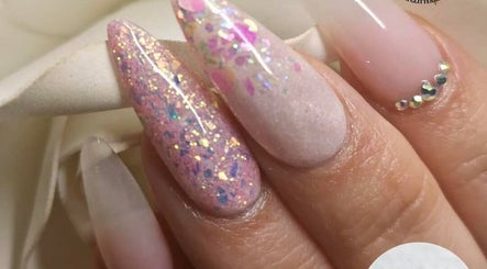 Pretty and Polished- Nails by Rosie