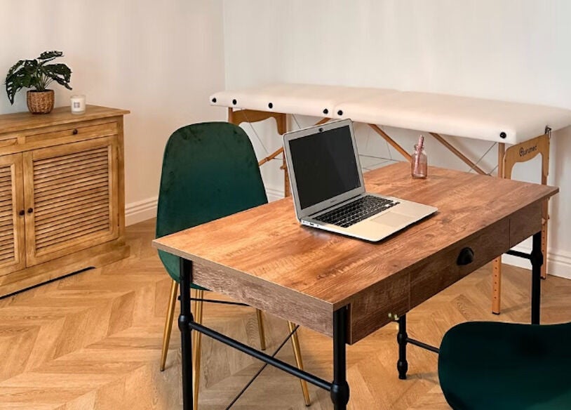 Salle de consultation moderne à Evasonia - Séance Cocooning à VERSAILLES, Île-de-France, FR.