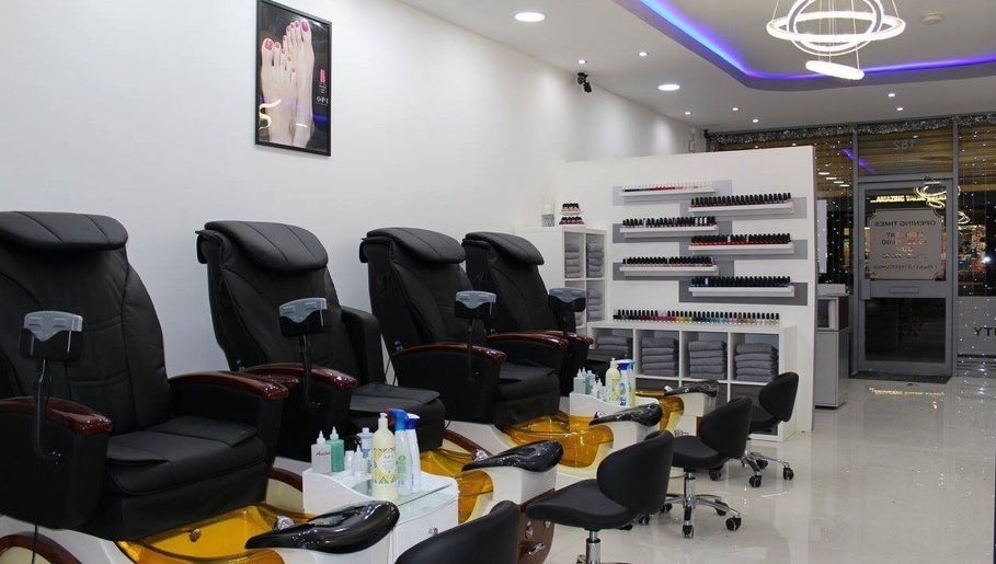 Angeline Nails & Beauty image 1