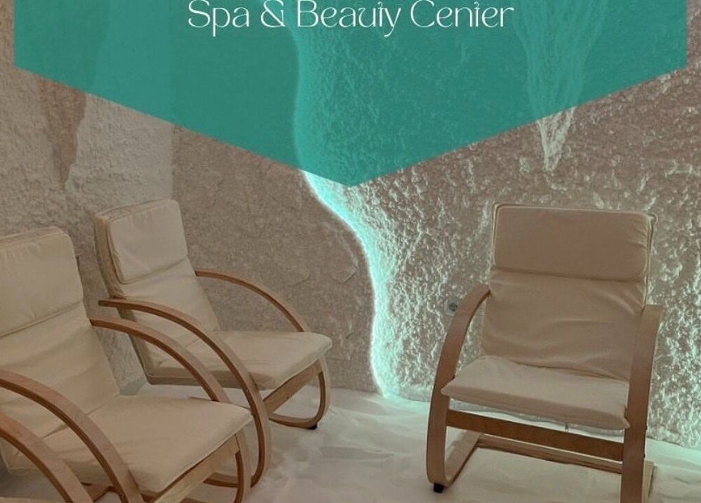 Cozy salt room with chairs at Enjoy Salona, Vogošća, Federacija Bosne I Hercegovine, BA.