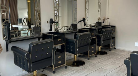 The Salon Box