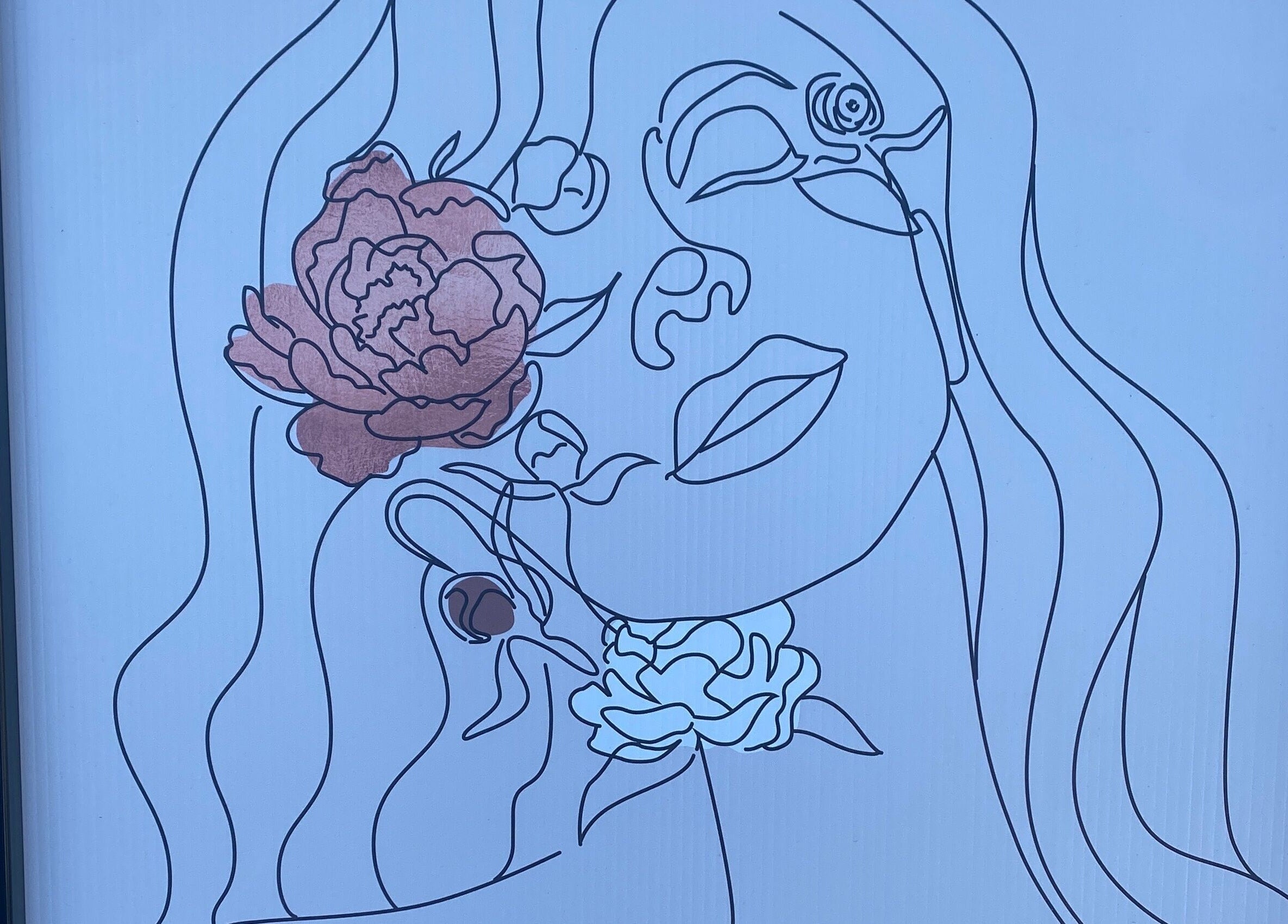 Artistic floral line drawing at Jo Bailey Style, CURRUMBIN WATERS, Australia, AU salon creates a serene ambiance.