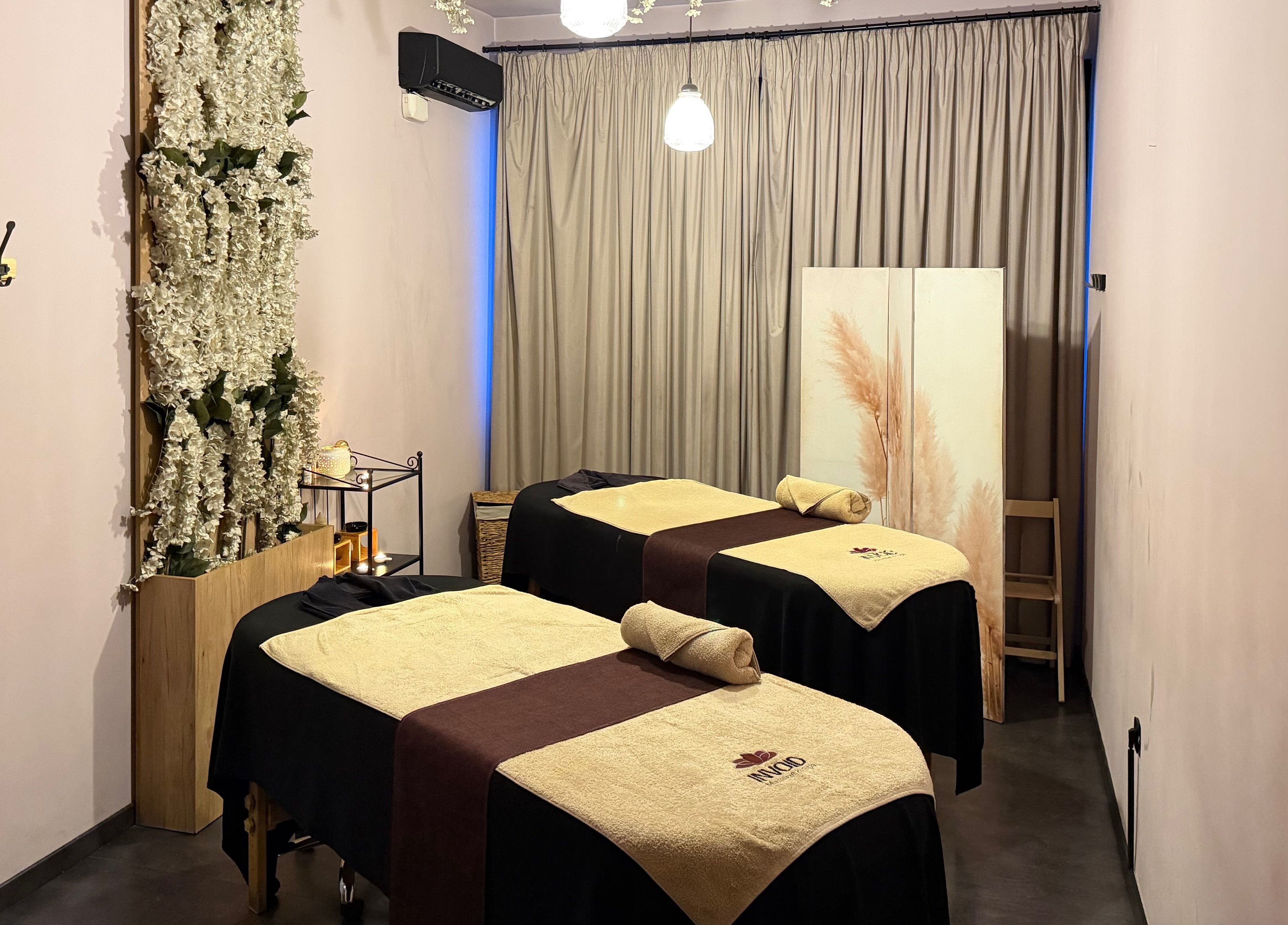 Δωμάτιο θεραπείας στο Invoid Spa με κομψή διακόσμηση, Peristeri, GR.