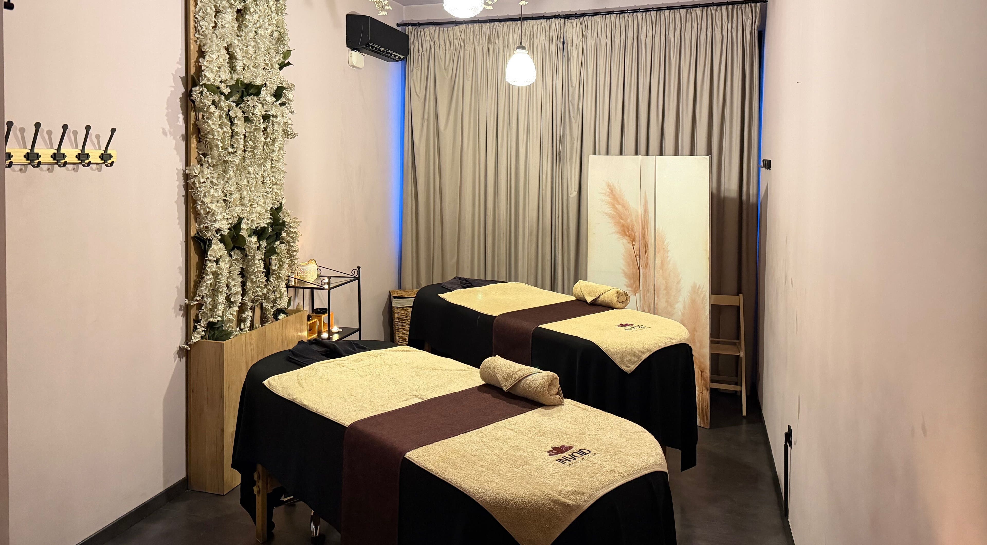 Δωμάτιο θεραπείας στο Invoid Spa με κομψή διακόσμηση, Peristeri, GR.