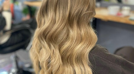 Marla Hair изображение 3