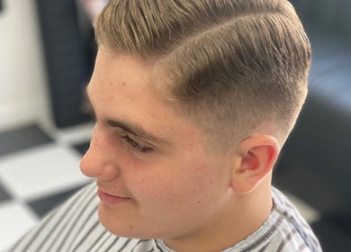 Fresh haircut at Coal House Cuts, Upminster, England. Stylish side part with precision.