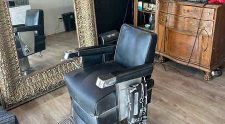 401 Barber Shop (Formerly Wall Street Barbershop) – kuva 3