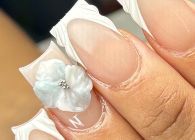 Detailed floral nail design at Mani by Jay, London, England, GB offers elegance and style.
