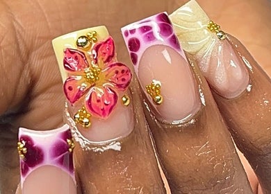 Stunning floral nail art at Mani by Jay, London, England, GB, showcasing intricate design and craftsmanship.