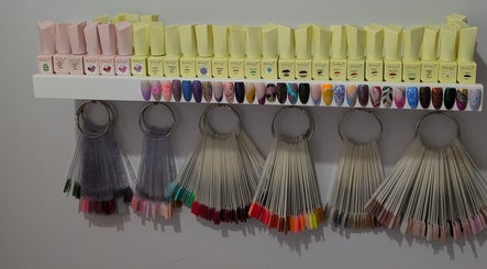 Kimberley Hughes Nail Artist  slika 2