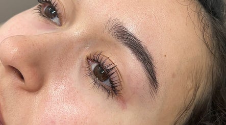 Image de The Brow and Lash Babe 3