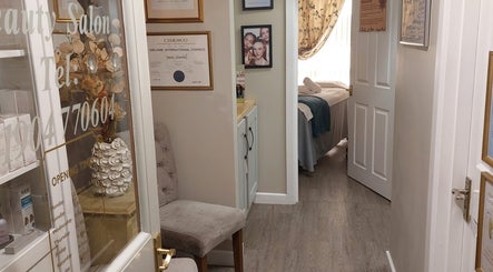 Select Beauty Salon