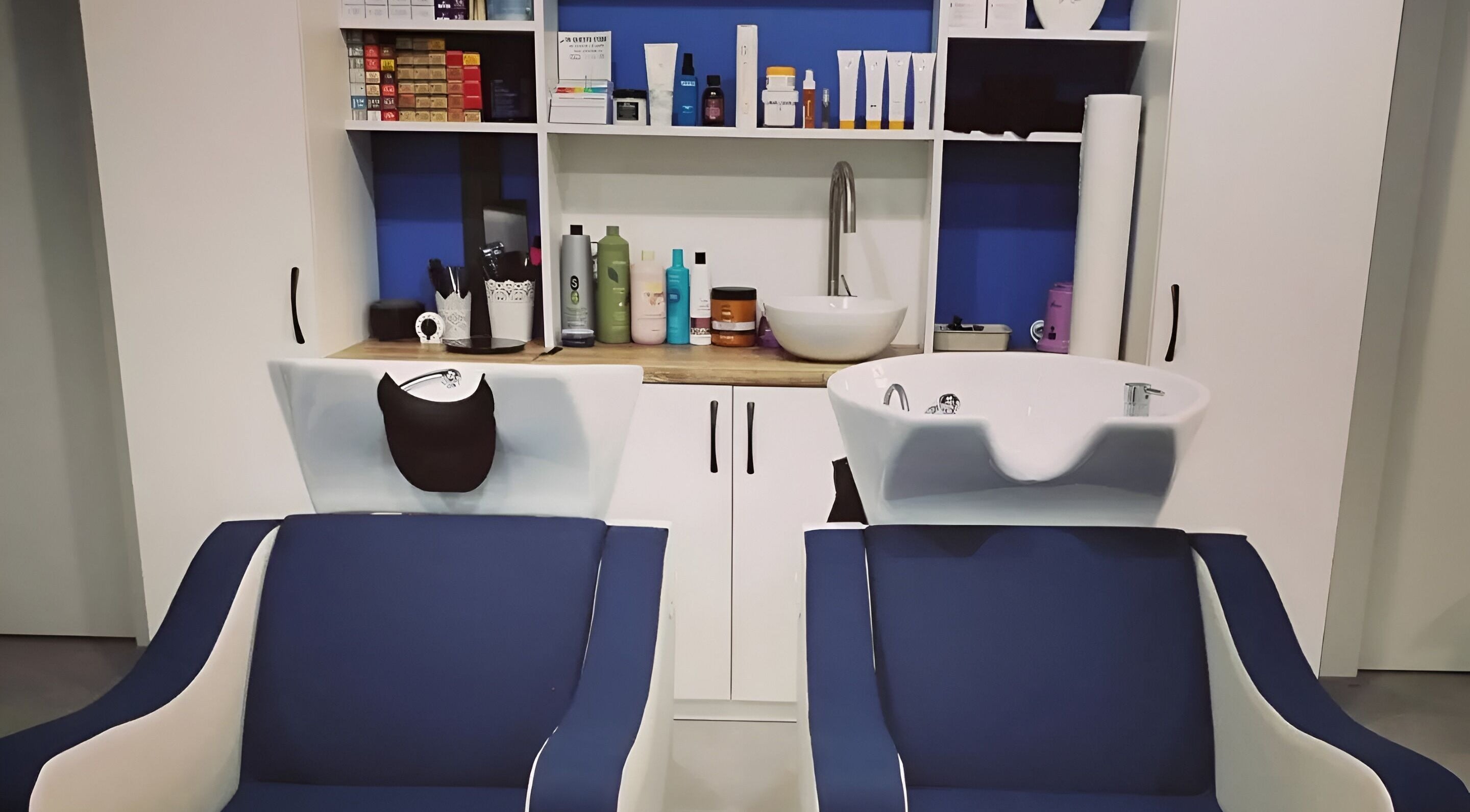 Stazione lavaggio elegante presso iobeauty, Trieste, Friuli-venezia Giulia, IT con prodotti professionali.