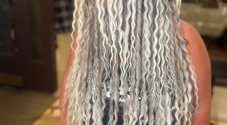 One Eyst Salon