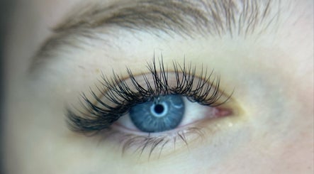 BNE Lash Co imagem 3