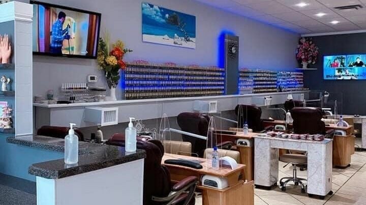 Best Nail salon SW Edmonton, R Nails & Spa