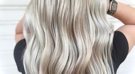 The salon outback