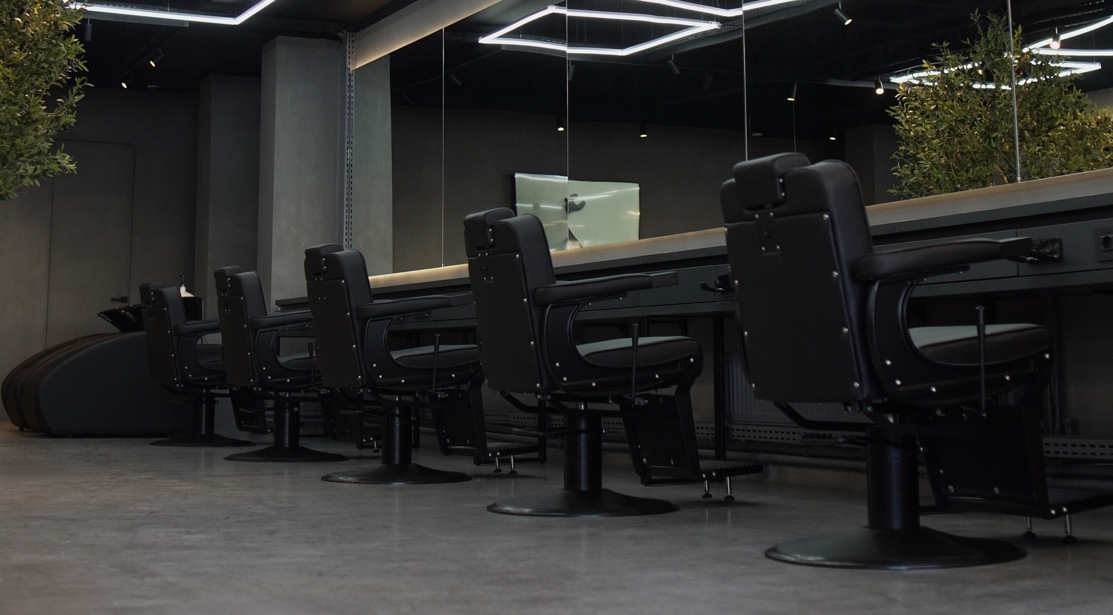 Scaune de barbershop moderne la FADE FACTORY PALLADY, București, București, RO.