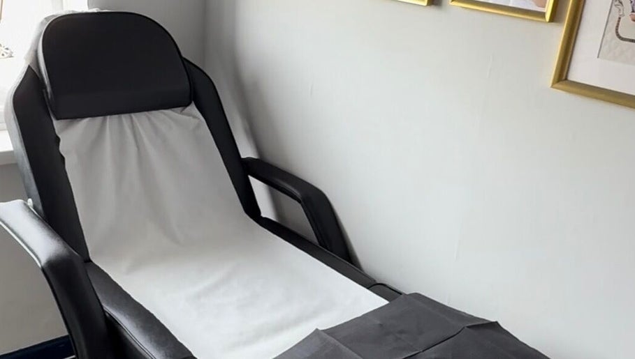 Relaxing treatment chair at Rebel Beauty by Danka in Birmingham, England, GB for ultimate comfort.