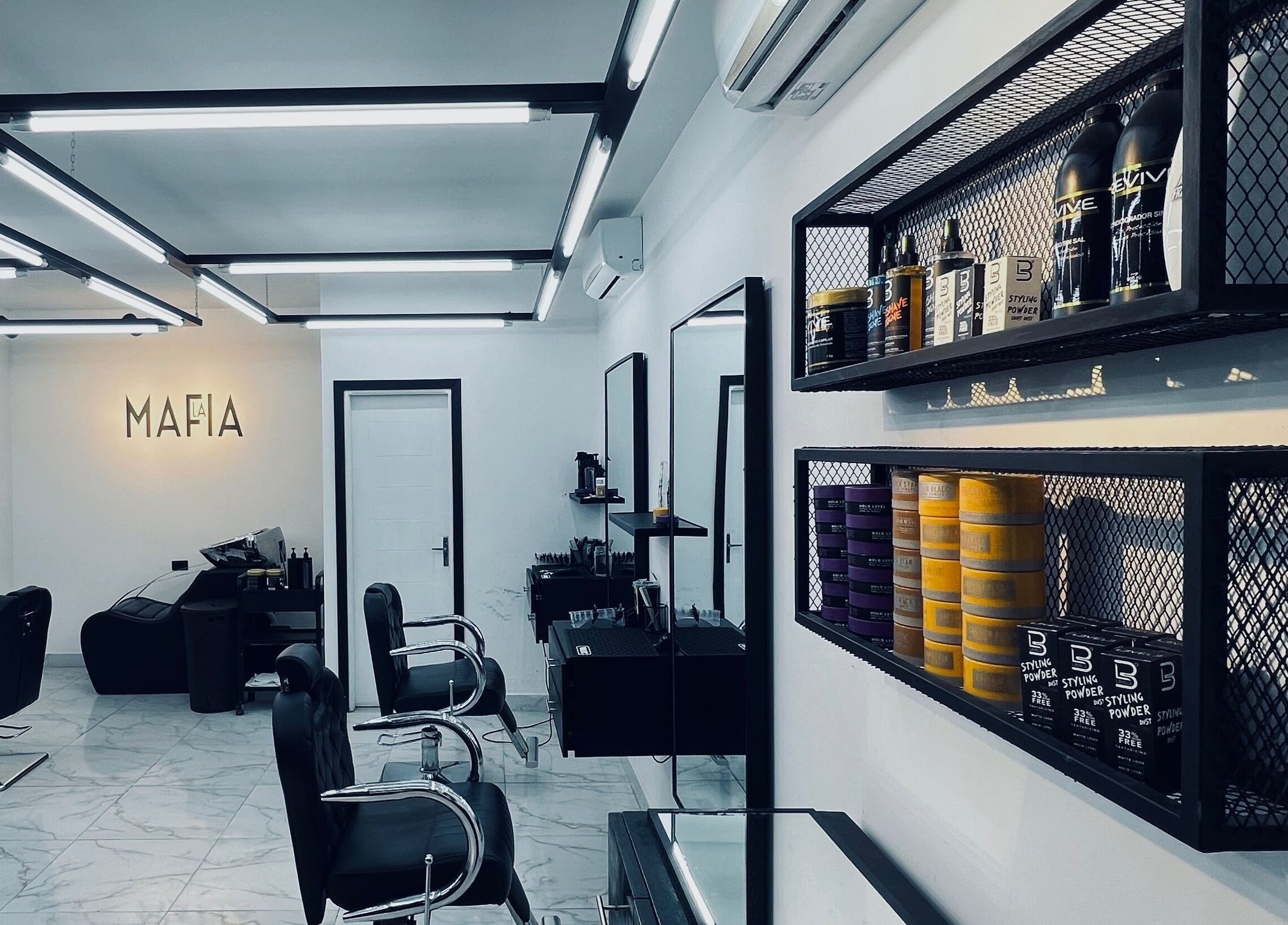 Interior elegante del salón LA MAFIA - SANTOS DUMONT en Santa Cruz De La Sierra, Departamento De Santa Cruz, BO.