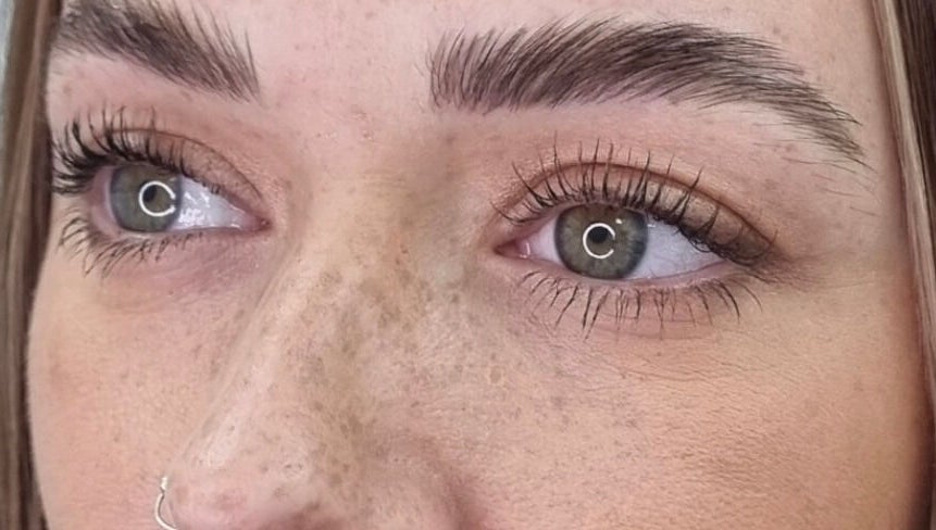 Jemma James Microblading slika 1