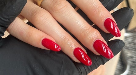 PLM Nails ‘Par La Main’