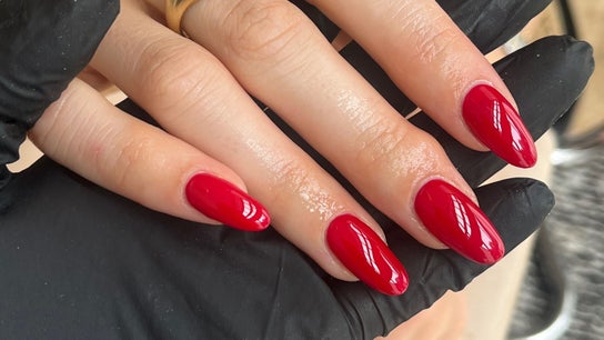 PLM Nails ‘Par La Main’