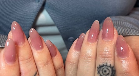 PLM Nails ‘Par La Main’ image 3
