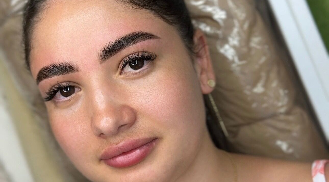 Perfectly shaped brows at Brows by Mel in Watford, Watford, GB showcasing expert beauty services.