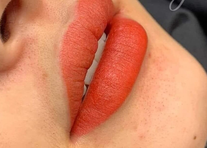 Vibrant, expertly applied red lips at Md.Beautylash, Jawa Barat, Jawa Barat, ID.