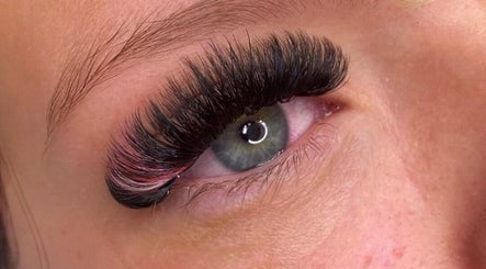 Ash's Lashes – obraz 3