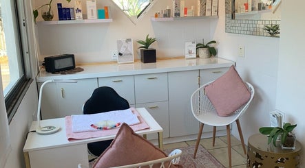 Modern beauty room at Sculpt & Go, Cape Town, Western Cape, ZA, featuring stylish decor and cozy seating.