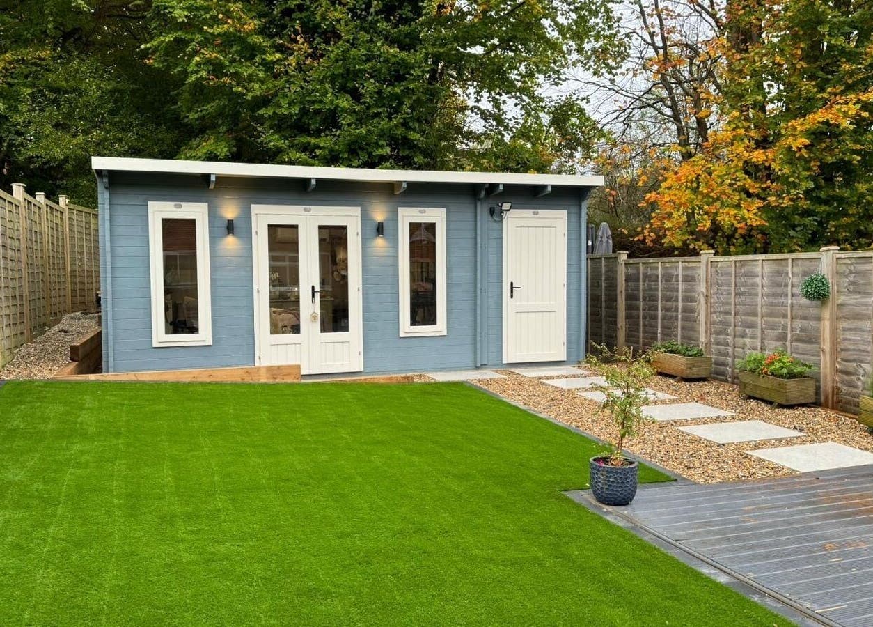 Charming garden view at The Skin Chalet, Headley, England, GB. Experience relaxation in scenic surroundings.